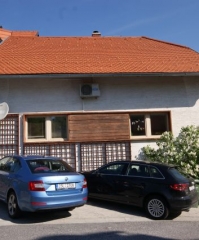 ŠESTINE - PRELIJEPA KUĆA S VELIKIM DVORIŠTEM
